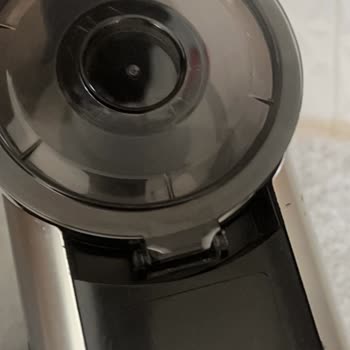 Arnica Solara Süpürge Toz Haznesi Kapağı Kırıldı, Garanti Kapsamında Ücretsiz Değişim Talebi