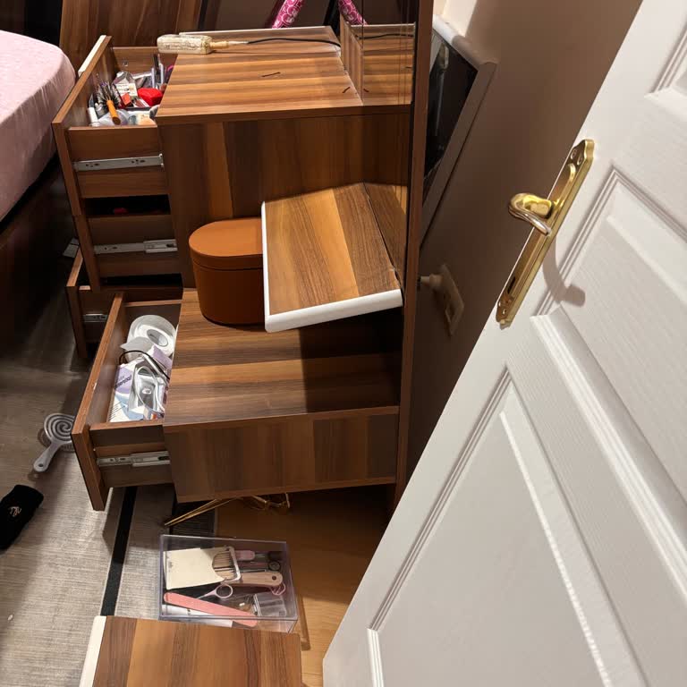 Magic Life Mobilya’da Düşen Ayna Ve Kalitesiz Yatak Odası Takımı