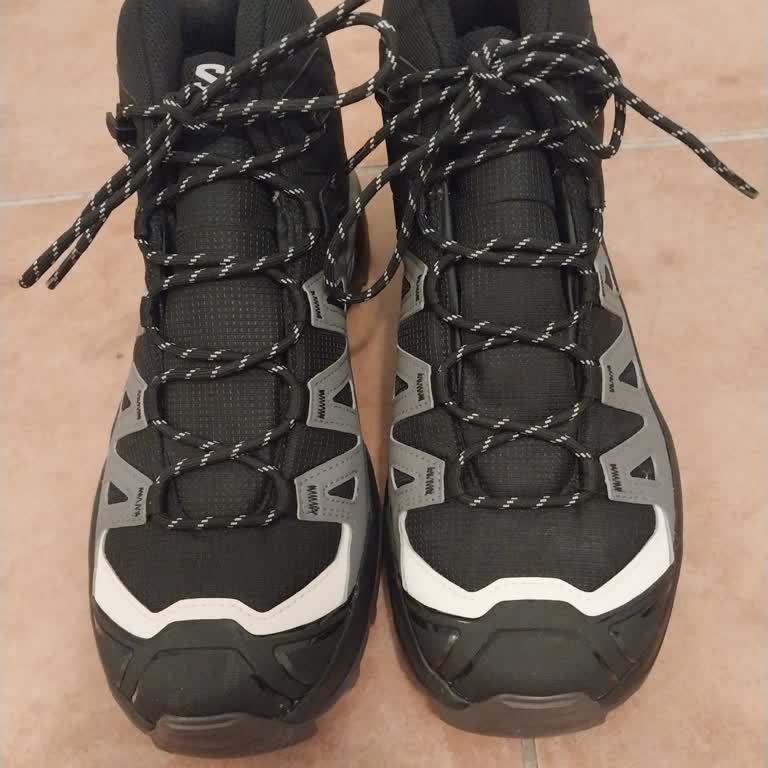 Salomon Goretex Botunda Su Geçmesi Ve SPX Mağazasının Yetersiz Çözümü