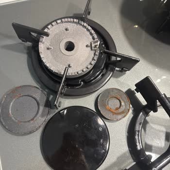 Beko Ankastre Ocak Beklerinde Erken Paslanma Ve Ücretsiz Parça Değişimi Talebi