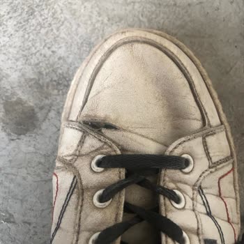 FLO Mağazasından Aldığım Ayakkabının Kısa Sürede Yırtılması Ve Değişim Talebi