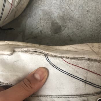 FLO Mağazasından Aldığım Ayakkabının Kısa Sürede Yırtılması Ve Değişim Talebi