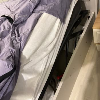 Baza Ve Gardıropta Hatalı Kurulum, Kalitesiz Malzeme Ve Hızlı Çözüm Talebi