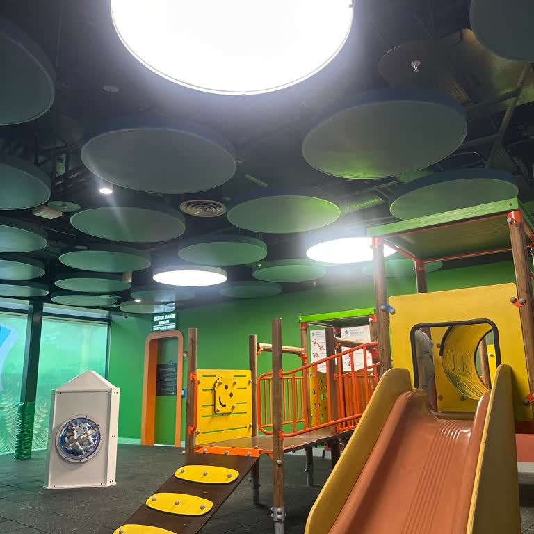 İstanbul Havalimanı Bebek Bakım Odasında Personelin Kaba Ve Saygısız Davranışı