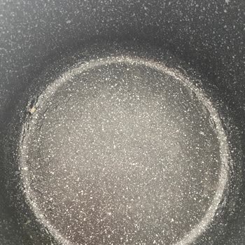 Korkmaz Tencerenin İç Kısmında Kabarma ve Kulplarında, Soyulmalar Meydana Geldi