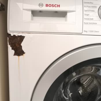 Bosch Çamaşır Makinesinde Su Sızıntısı Ve Paslanma: Sorumluluk Reddi Ve Ücretsiz Değişim Talebi