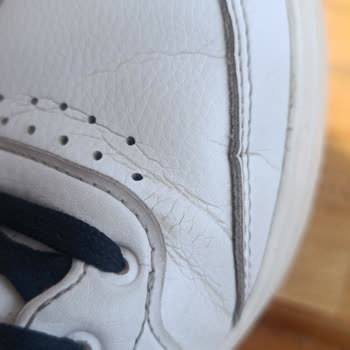 FLO’dan Aldığım Adidas Sneaker’da Çatlama Ve Garanti Talebi