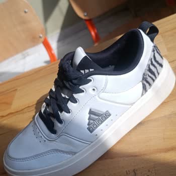 FLO’dan Aldığım Adidas Sneaker’da Çatlama Ve Garanti Talebi