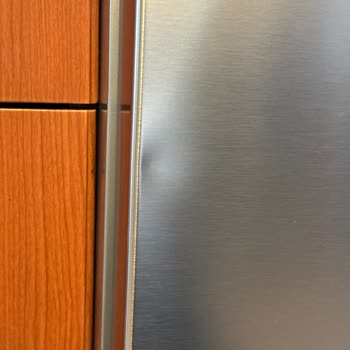 Kapağında Dökülme Ve Boya Hasarı Olan Bulaşık Makinesi Değişimi Talebi