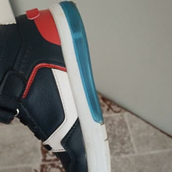 Işıklı Çocuk Ayakkabısının Kısa Sürede Bozulması Ve Değişim Reddi