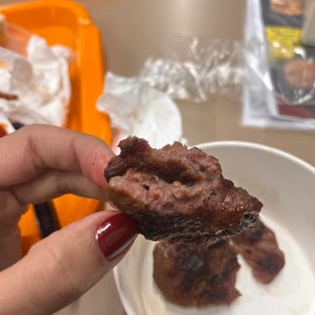 Pişmemiş Köfteler Ve Hijyen Eksikliği Müşteriyi Hayal Kırdı