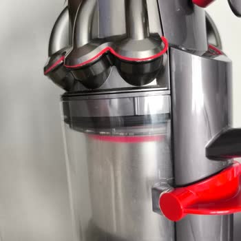 Garanti Altındaki Toz Haznesi Lastiği Kırıldı, Ücretsiz Değişim Talebi