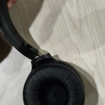 JBL Tune 525BT Kulaklığının Sol Tarafı Yerinden Çıktı Ve Garanti Değişim Talebi