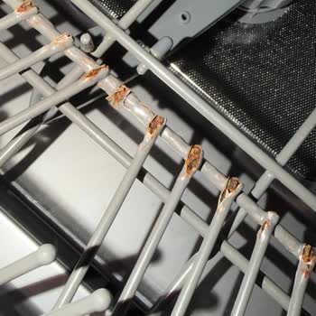 Teka Bulaşık Makinesinde Sepet Paslanması Sağlık Riski Oluşturuyor