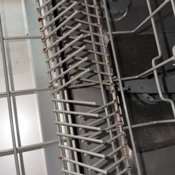 Teka Bulaşık Makinesinde Sepet Paslanması Sağlık Riski Oluşturuyor