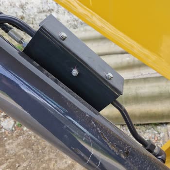 Yeni İş Makinesinde Boya Kusurları Ve Cevapsız Müşteri Hizmetleri