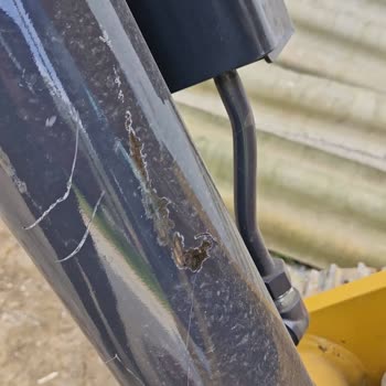 Yeni İş Makinesinde Boya Kusurları Ve Cevapsız Müşteri Hizmetleri