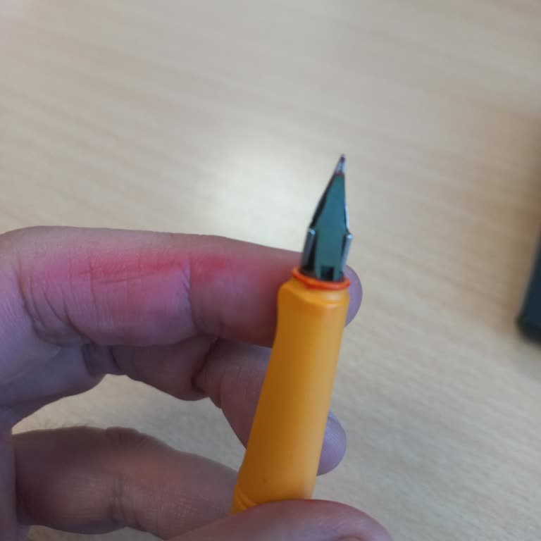 Lamy Safari Dolma Kalemimde Mürekkep Sızması, Tamir İşe Yaramadı, Yenisiyle Değişim Talebi