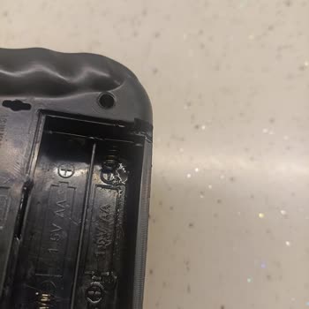 Батарейка Duracell Взорвалась в Детском Радиоуправляемом Автомобиле, Создав Угрозу