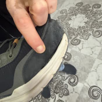 Skechers Ayakkabısının Üst Deri Çatlakları Ve Yırtılması İçin Ücretsiz Değişim İsteği