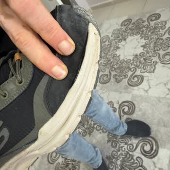 Skechers Ayakkabısının Üst Deri Çatlakları Ve Yırtılması İçin Ücretsiz Değişim İsteği