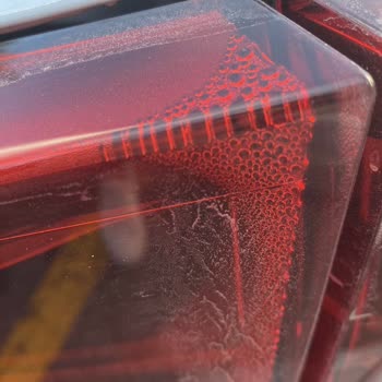 Arka Stop Farındaki Buğulanma Ve Su Damlacıkları Garanti Kapsamında Değişim Talebi