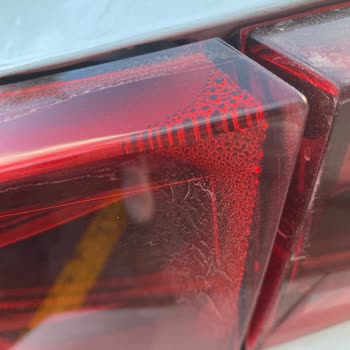 Arka Stop Farındaki Buğulanma Ve Su Damlacıkları Garanti Kapsamında Değişim Talebi