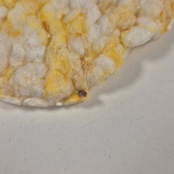 Eti Gıda Ürünlerin Üzerinde Siyah Renkte Yabancı Maddeler Olduğunu Fark Ettim