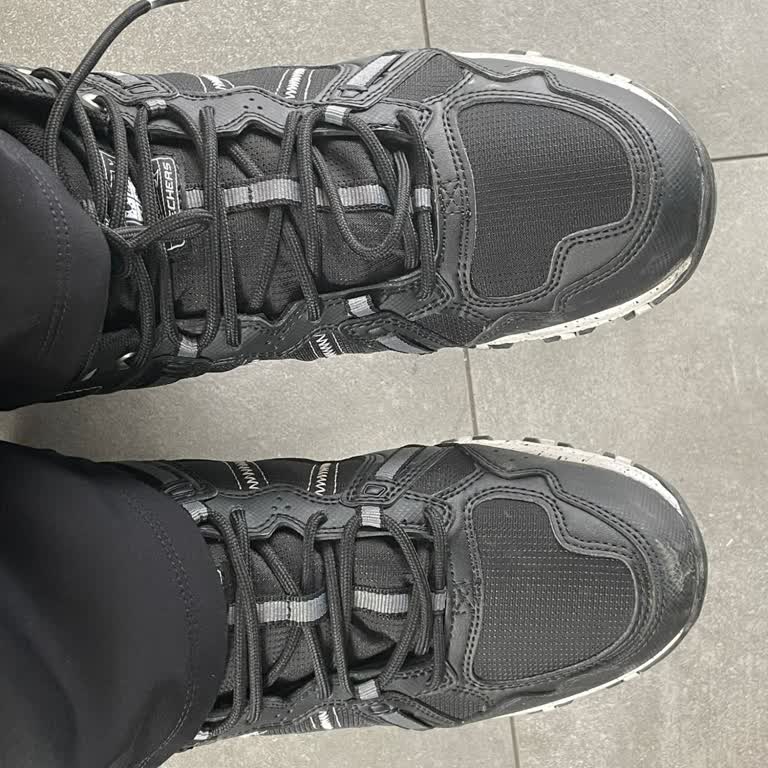 Skechers Ayakkabısında Bağcık Koptu, İade Talebi Reddedildi