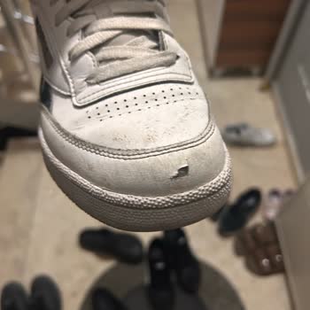 Reebok Ayakkabısının Üretim Hatası Nedeniyle Deri Kabarması Ve İç Kumaş Yırtılması