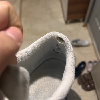 Reebok Ayakkabısının Üretim Hatası Nedeniyle Deri Kabarması Ve İç Kumaş Yırtılması