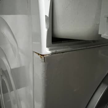 Bosch Çamaşır Makinesinde Ön Kapak Paslanması Ve Garanti Dışı Ücretsiz Değişim Talebi