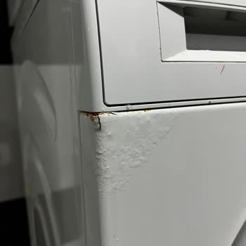 Bosch Çamaşır Makinesinde Ön Kapak Paslanması Ve Garanti Dışı Ücretsiz Değişim Talebi