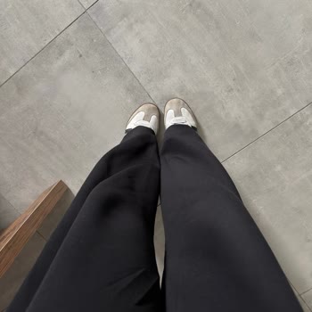 Zara Pants Deformed On First Wear After Purchase