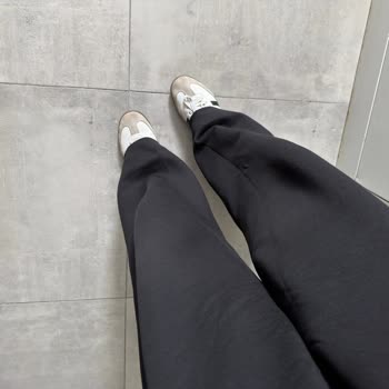 Zara Pants Deformed On First Wear After Purchase