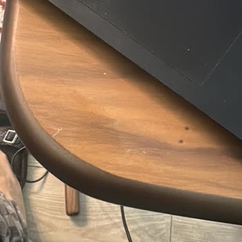 Zorla Ek Ücret İsteyen Ve Hasarlı Mobilyalar Bırakan Taşıma Şirketi