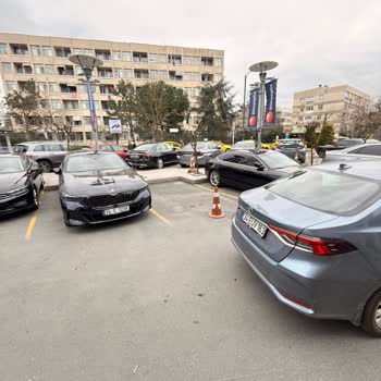 Etiler Dünya Göz Hastanesi Otoparkta Vale Zorunluluğu Yanıltıcı Ve Saygısız Tutum