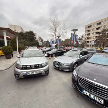 Etiler Dünya Göz Hastanesi Otoparkta Vale Zorunluluğu Yanıltıcı Ve Saygısız Tutum