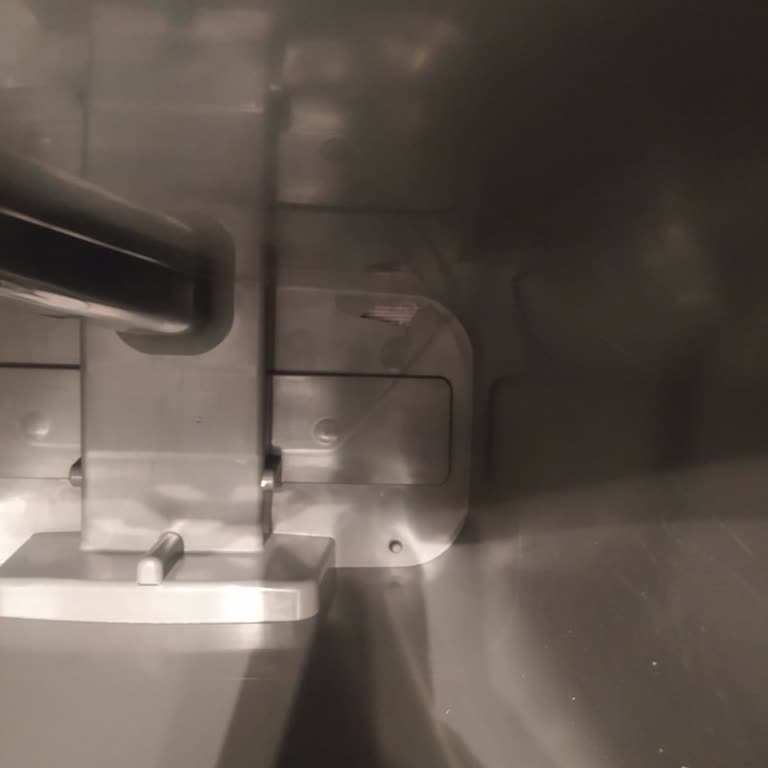 IKEA'dan Gelen Kırık Çöp Kutusu, Değişim Talebi