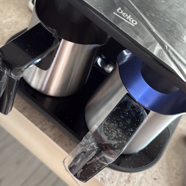 İzmir Eröz Beko Şubesinden Alınan Kahve Makinesinin Siyah Renk Talebi