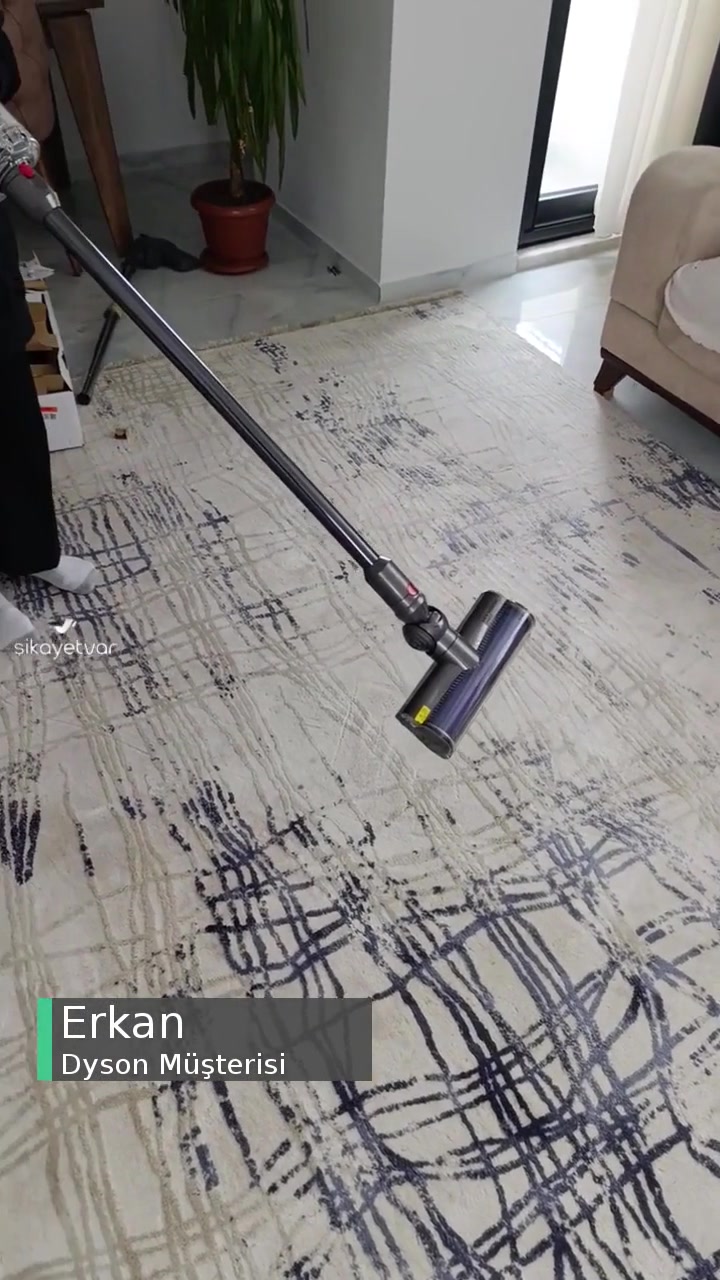 Dyson Halı Başlığı Çalışınca Testere Gibi Ses Çıkarıyor! videonun kapak resmi