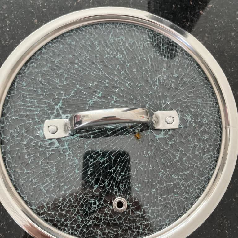 Schafer Cam Kapağın Patlaması Ücret İadesi Talebine Yol Açtı