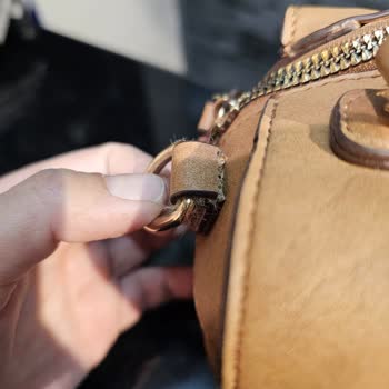 Garanti Süresi Dolmuş Olmasına Rağmen Çanta Tamir Edilemedi Ve Müşteri Temsilcisi Saygısız Davrandı