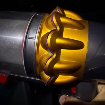 Dyson V15 Servisinde Ürün Hasarlı Şekilde Geri Döndü Ve Yeni Değişim Talep Ediyorum