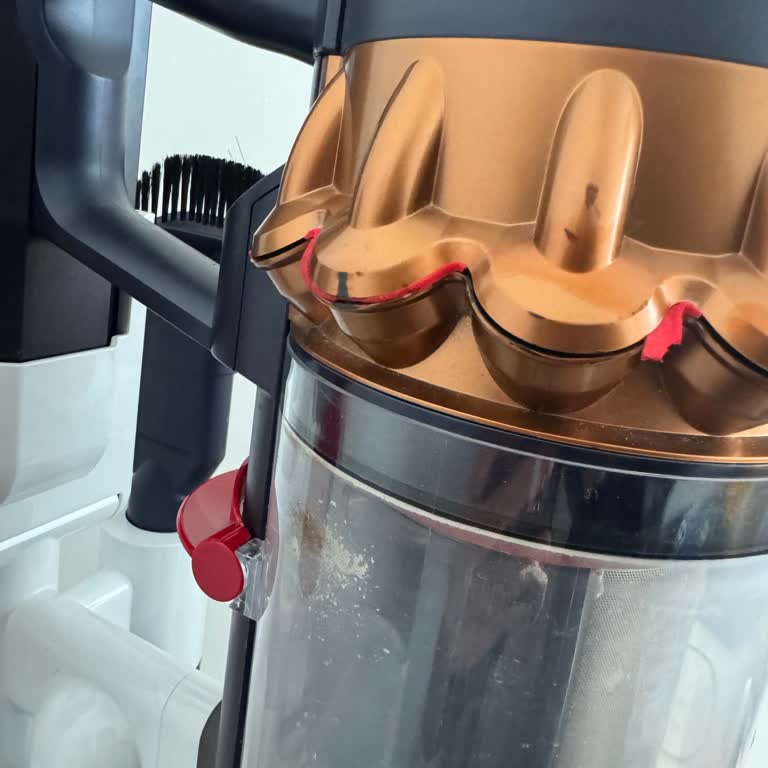 Dyson V15 Gen Süpürgemin Çekiş Gücündeki Belirgin Düşüş Ve Değişim Talebi