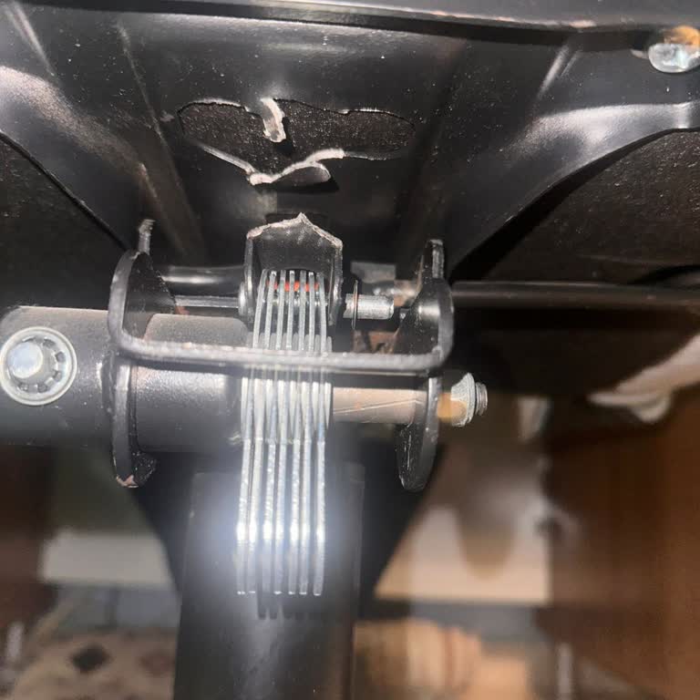 İddia Edilen 160 Kg Kapasiteye Sahip Koltukta Kırılma Ve Garanti Reddi