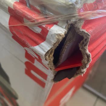 Kırık Bebek Arabası Teslim Edildi, Acil Değişim Gerekiyor