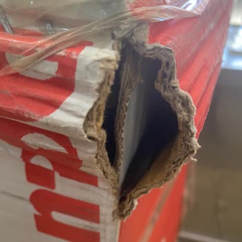 Kırık Bebek Arabası Teslim Edildi, Acil Değişim Gerekiyor