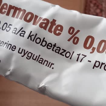 Alüminyum Kapaklı Dermovate Merhemi Boya Parçacıklarıyla Kirleniyor