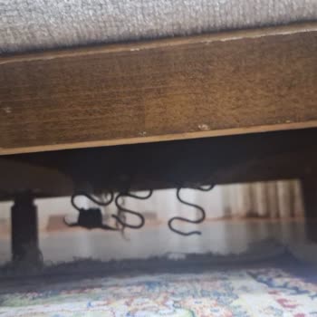 Yayları Uçan Koltuk, Kırılan Ranza Ve Baza, Müşteri Hizmetleri Yanıt Vermiyor